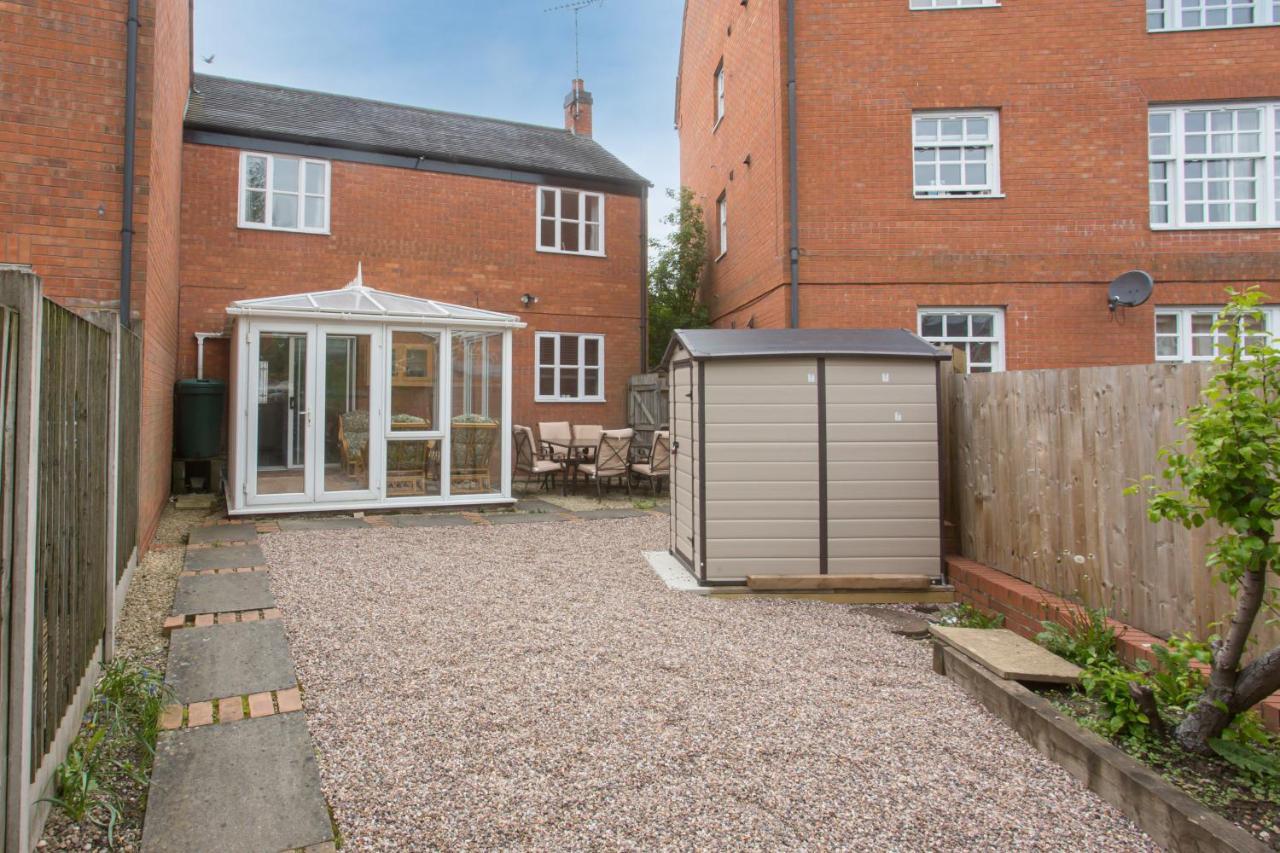 Rocester Roost Villa ภายนอก รูปภาพ
